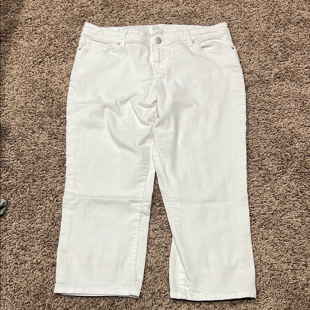 White capris